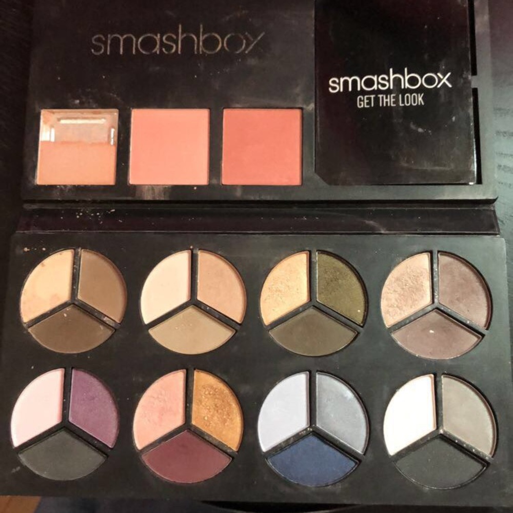Smashbox eyeshadow and blush pallete